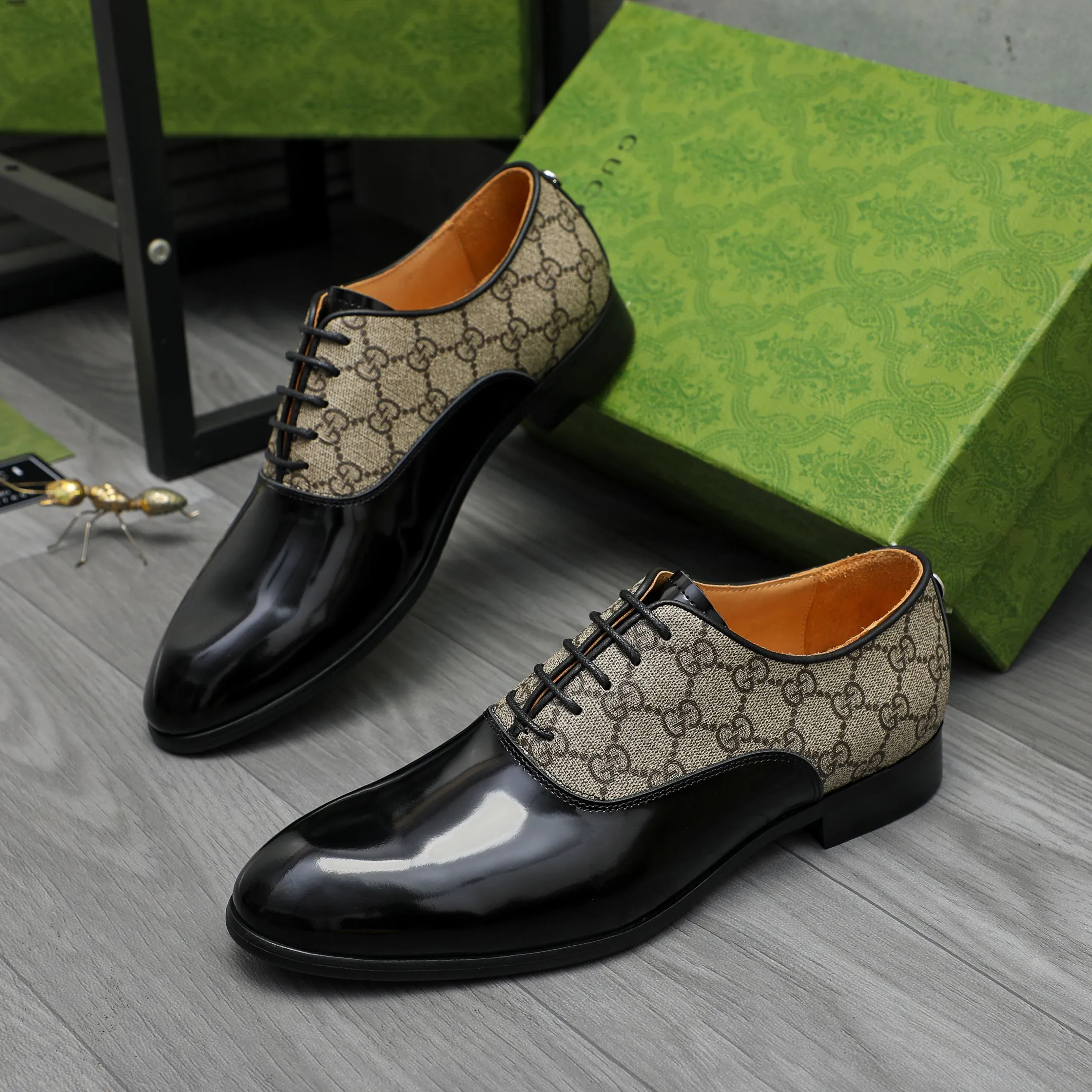 Men's shoes 💰p500 Product trademark: GUCCI "Gucci" business lace-up leather shoes Regular size: 38-46 (38.45.46 is custom-made and non-returnable) Product materials: Selected pearlescent cowhide stitching brand printed upper, cowhide lining, original rubber outsole